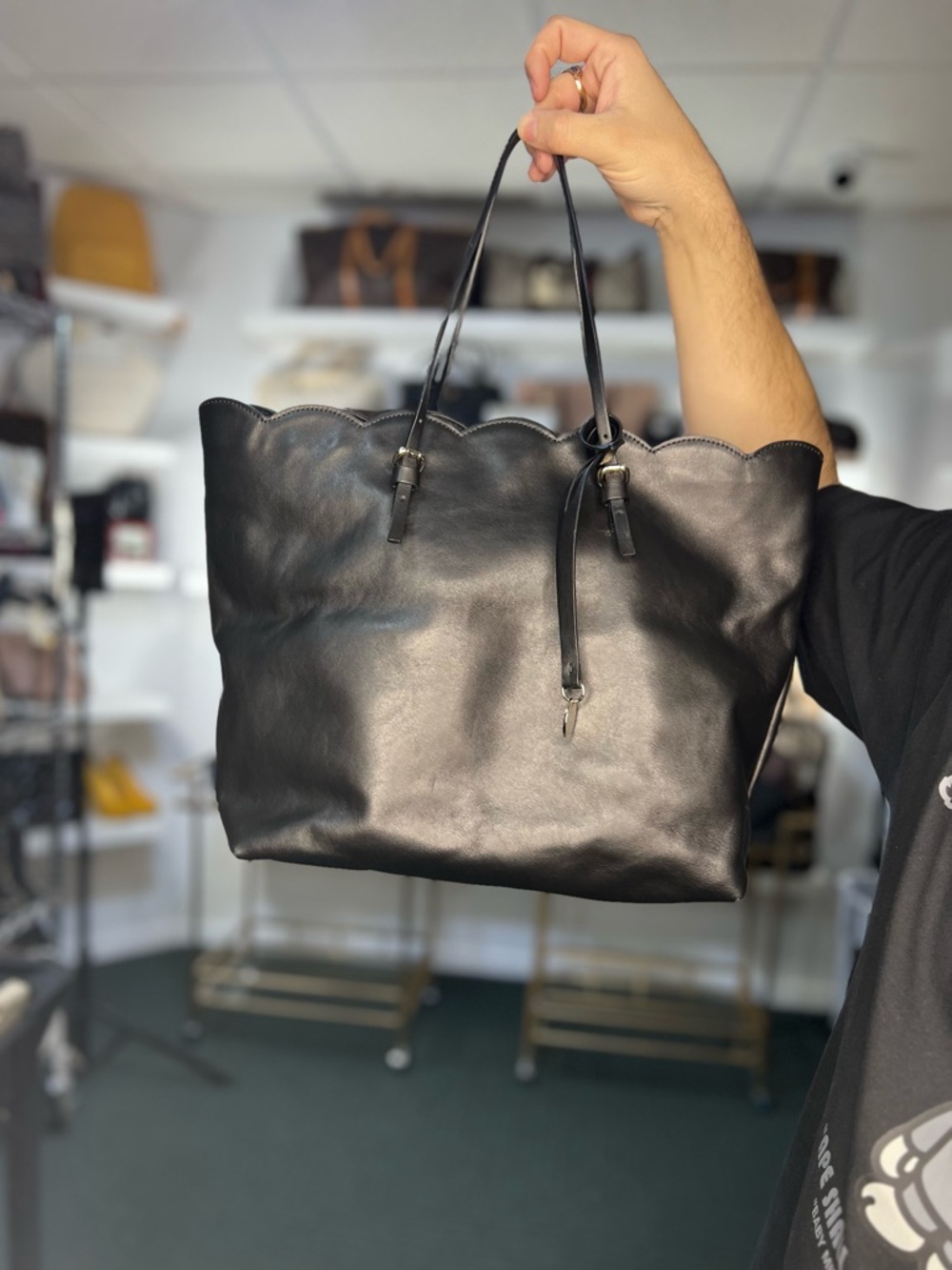 VALENTINO TOTE - Picture 1 of 1